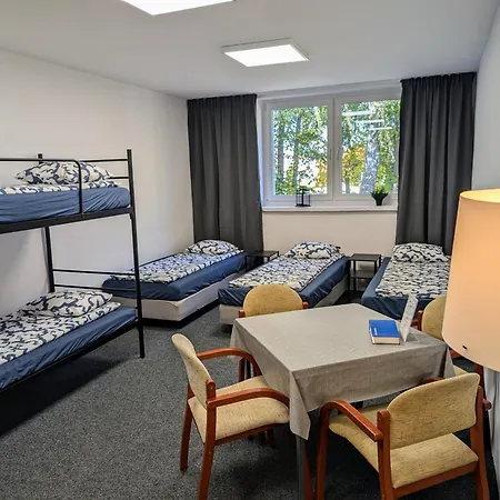 Baraczek Lotnisko Vandrerhjem *