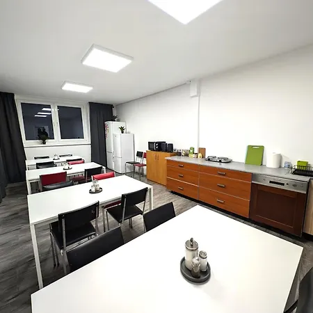 Baraczek Lotnisko Vandrerhjem *