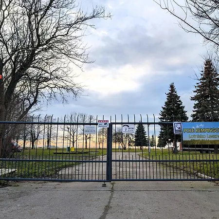 Baraczek Lotnisko Vandrerhjem