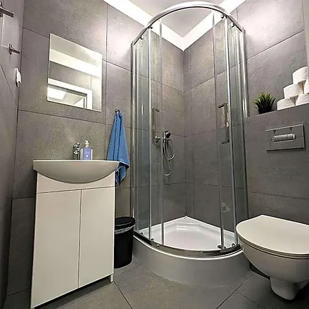 Baraczek Lotnisko Vandrerhjem *