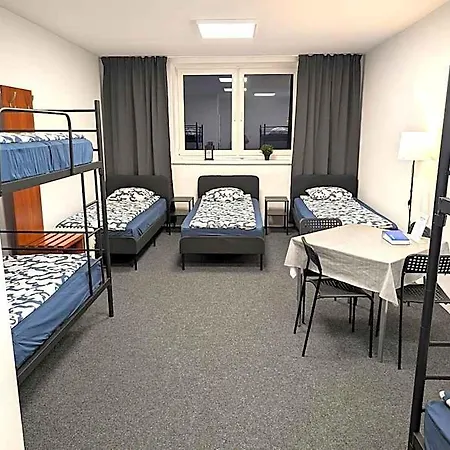 Baraczek Lotnisko Vandrerhjem *